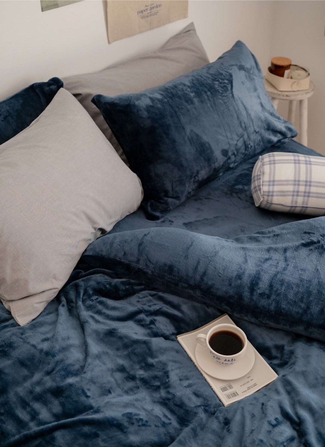 月光霧藍 - 法蘭絨四件組 ( 床包 + 被套  + 枕套 )