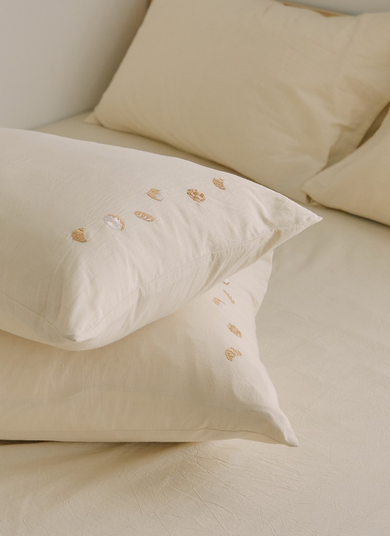 奶油黃ｘ麵包刺繡 - 水洗棉刺繡枕套 / 2入組