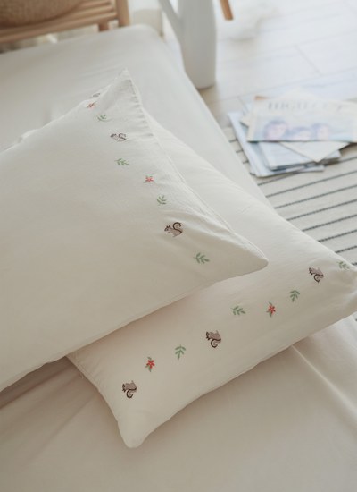燕麥杏ｘ松鼠刺繡 - 水洗棉刺繡枕套 / 2入組